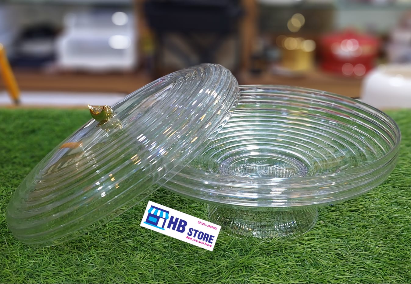 Banana Top Acrylic Serving Dome Stand
