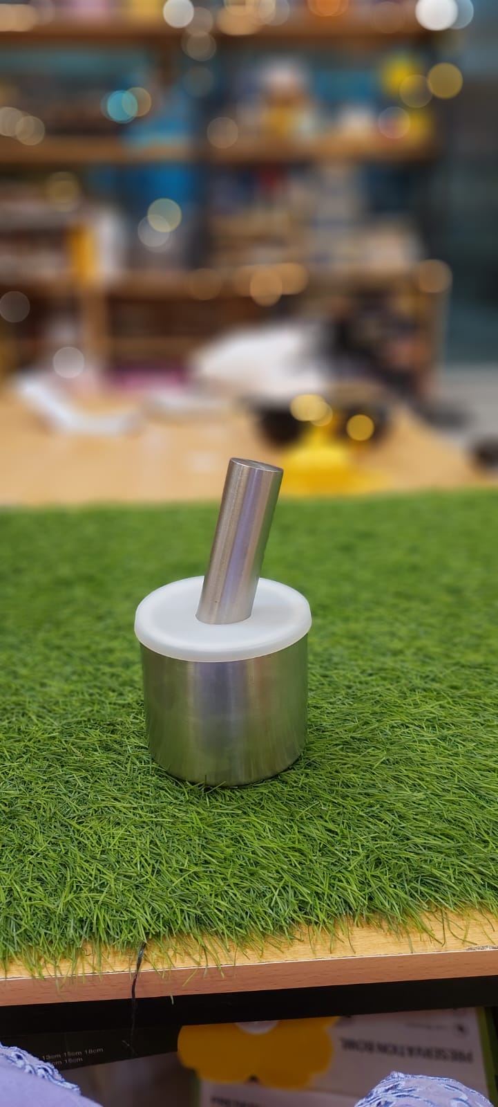 Premium Steel Hand Grinder with Anti-Spill Plastic Lid