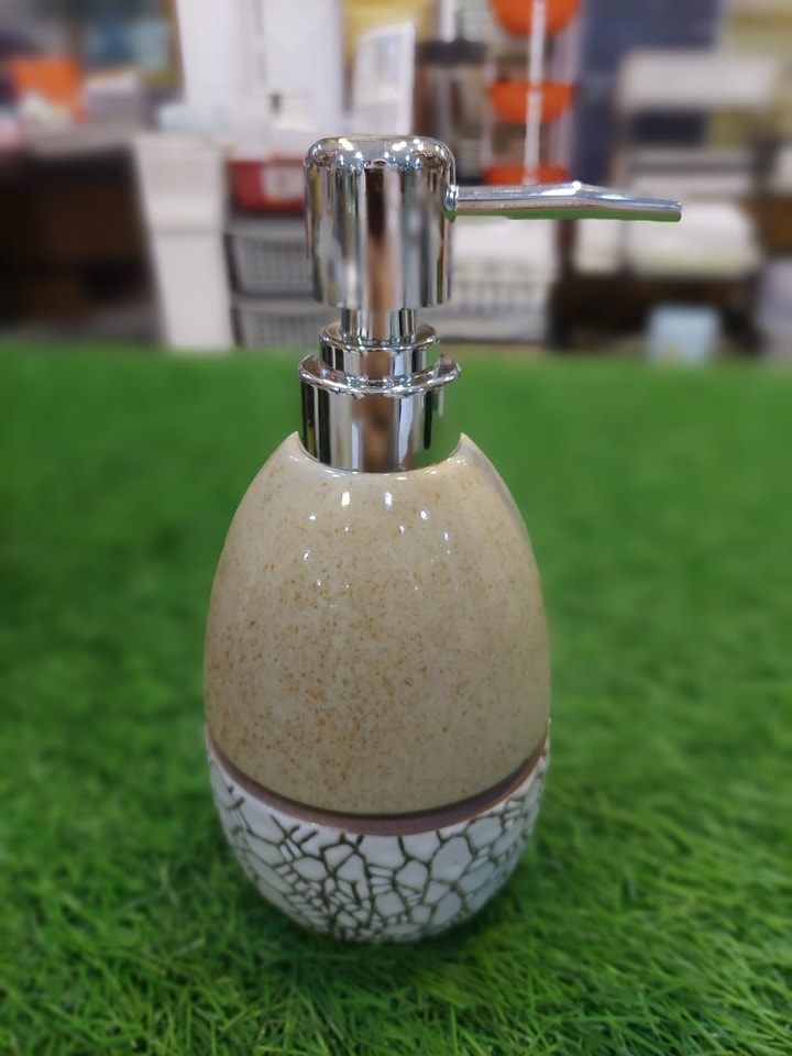 Ceramic Material Liquid Dispenser