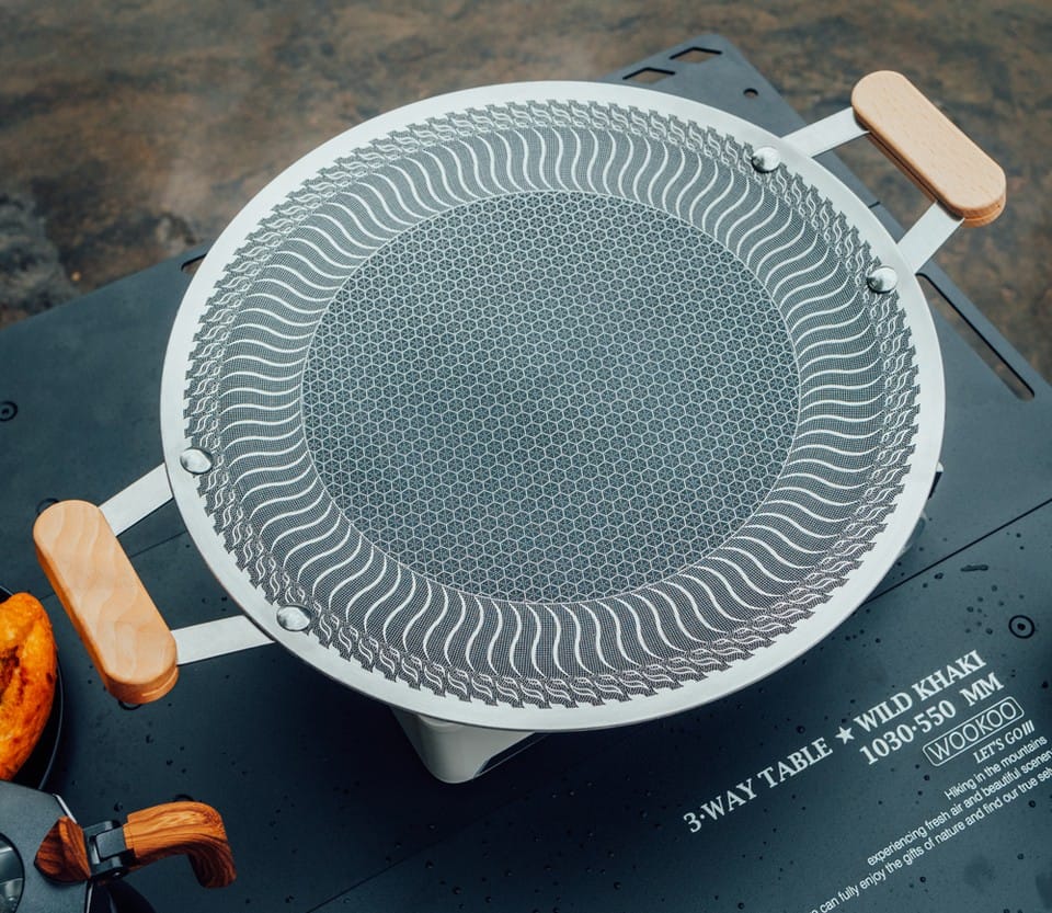 Honeycomb Laser Tawa With Wooden Handle