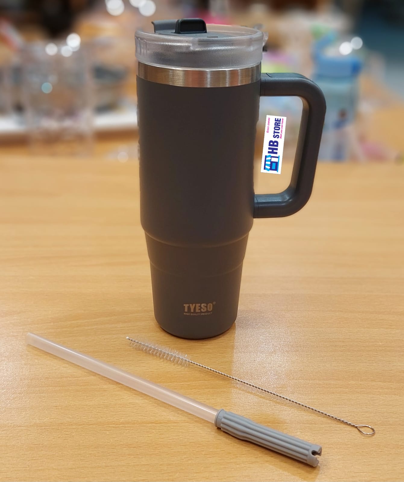 Tyeso 700ml Tumbler with Handle, Straw and Lid - Leak Resistant Double Wall Insulated Stainless Steel