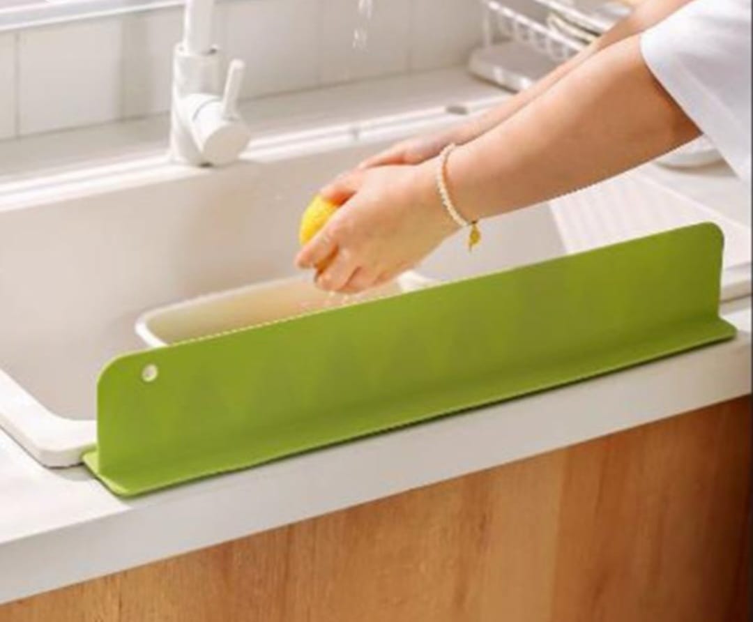 Adjustable Silicone Kitchen Sink Splash Guard