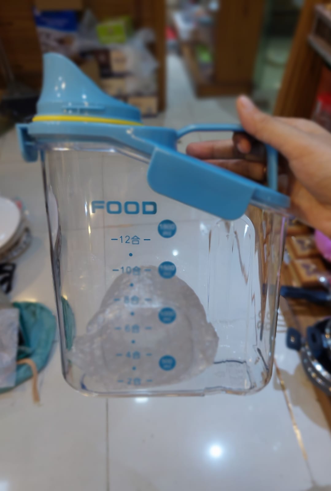 Transparent Portable Sealed Container