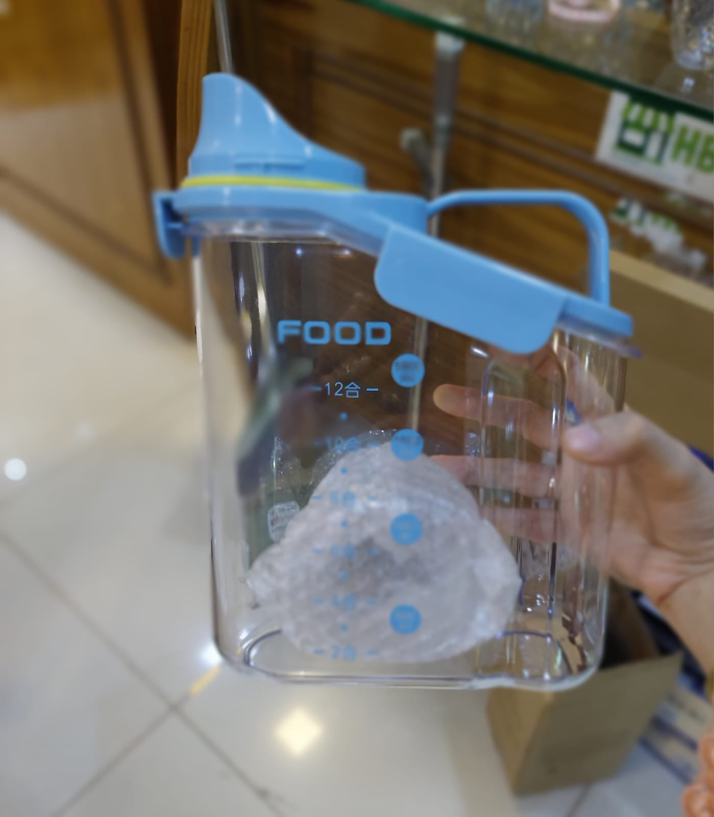 Transparent Portable Sealed Container