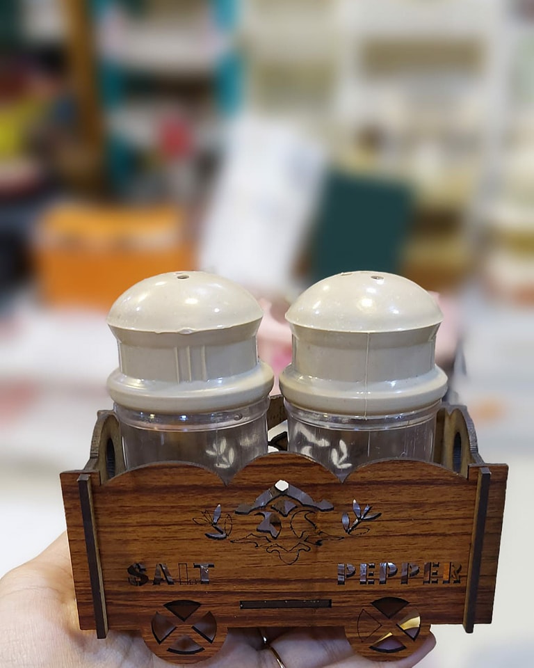 Salt N Pepper Set With Stand