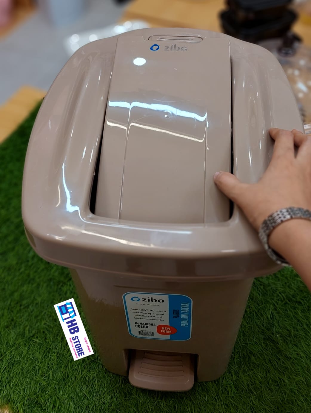 Modern 18L Pedal Dustbin