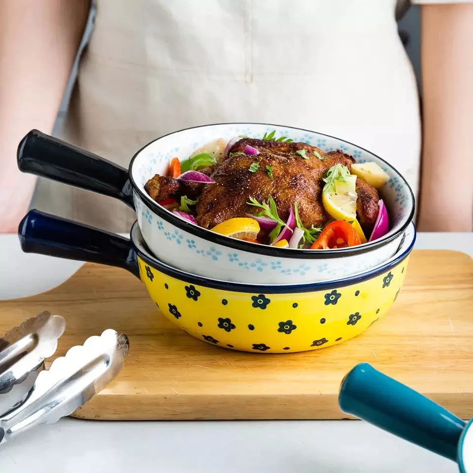 Ceramic bowl with handle