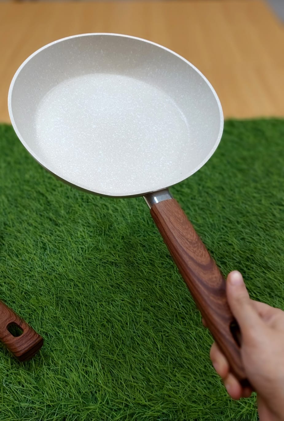 2-Piece Non-Stick Granite Frying Pan with Wood-Effect Handles